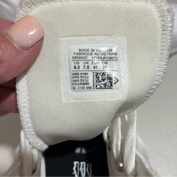 Converse Chuck Taylor All Star Lugged Sole High Top Sneaker White Size 9.5 - Picture 9 of 11